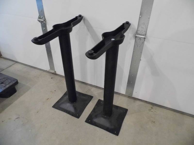 lot 65 image: 2 Table Bases