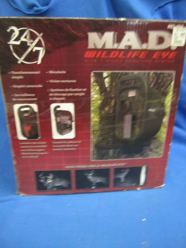 lot 35 image: M.A.D wildlife eye 2 in 1 video sco...
