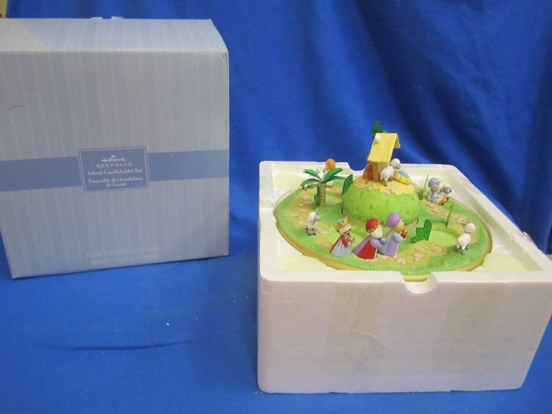 lot 45 image: Hallmark keepsake piece ...