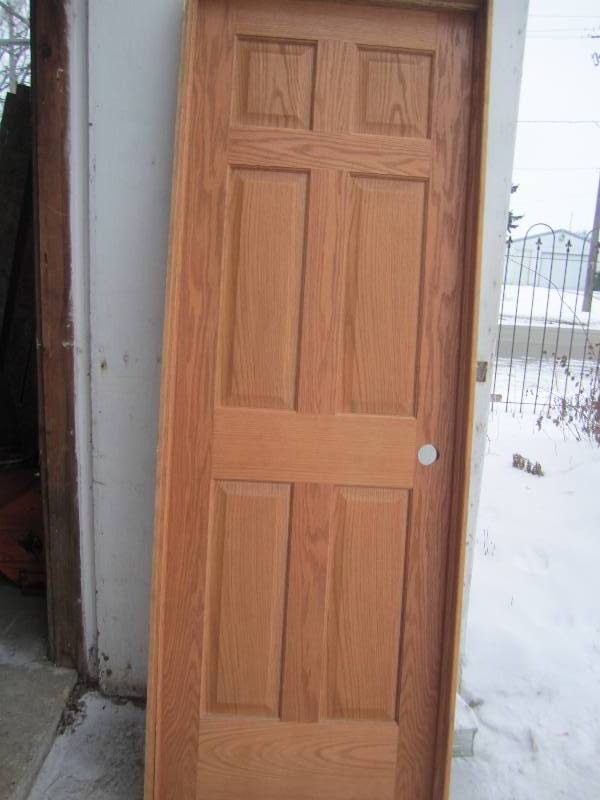 lot 52 image: 28 x 79 34 solid wood door wit...