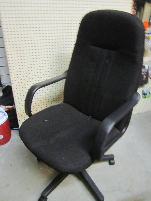 lot 65 image: spinning office chair ...
