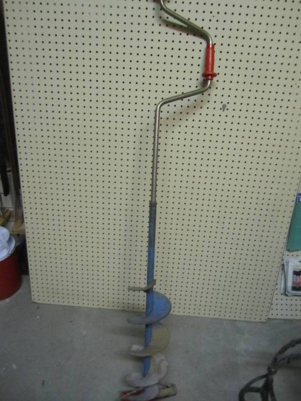 lot 69 image: ice auger ...