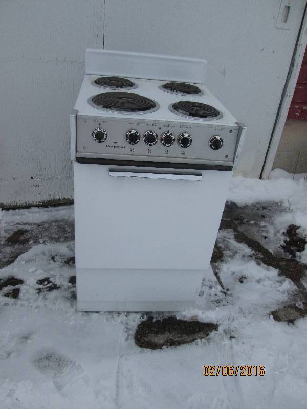 lot 98 image: Hot point stove and oven 21 wide ...