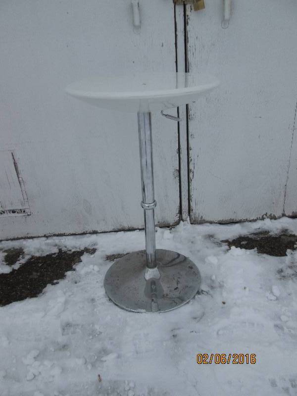 lot 106 image: Retro table with spinning top 2 ac...