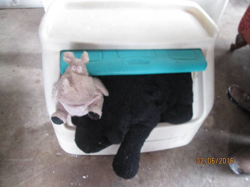 lot 117 image: plastic toybox filled with toys ...