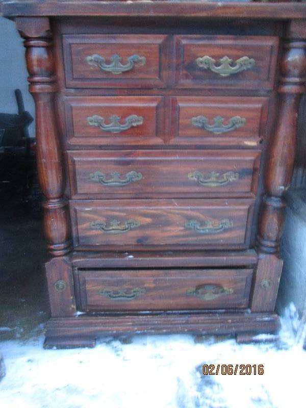 lot 140 image: wood dresser classic look - has a f...