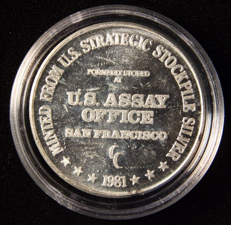PRE US SILVER EAGLE 1 TROY OZ. .999 FINE SILVER ROUND MINTED FROM STRATEGIC STOCKPILE OF SILVER STORED AT US ASSAY OFFICE SAN FRANCISCO 1981 IN AIRTITE HOLDER