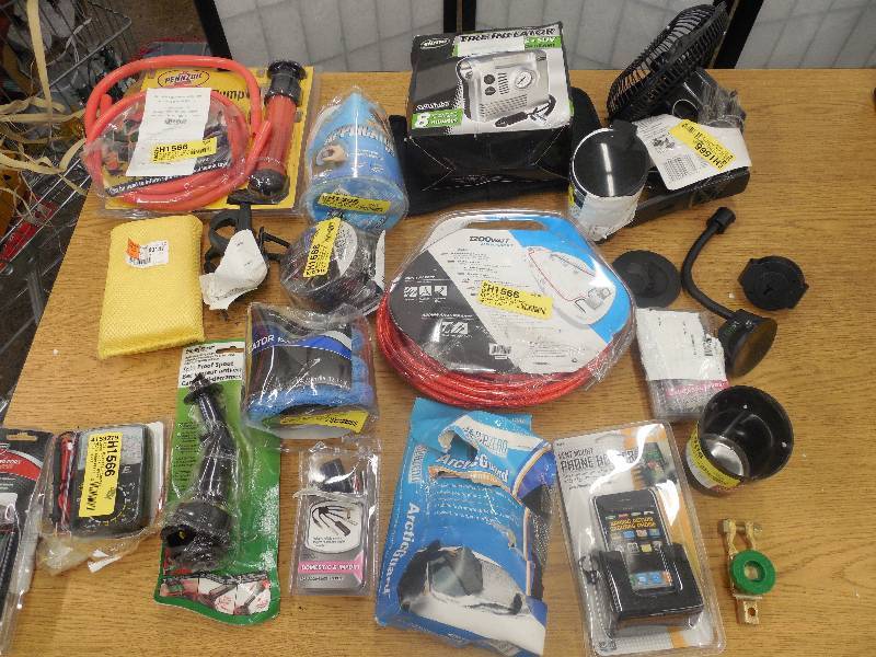 lot 14 image: Automotive Accessories Lot