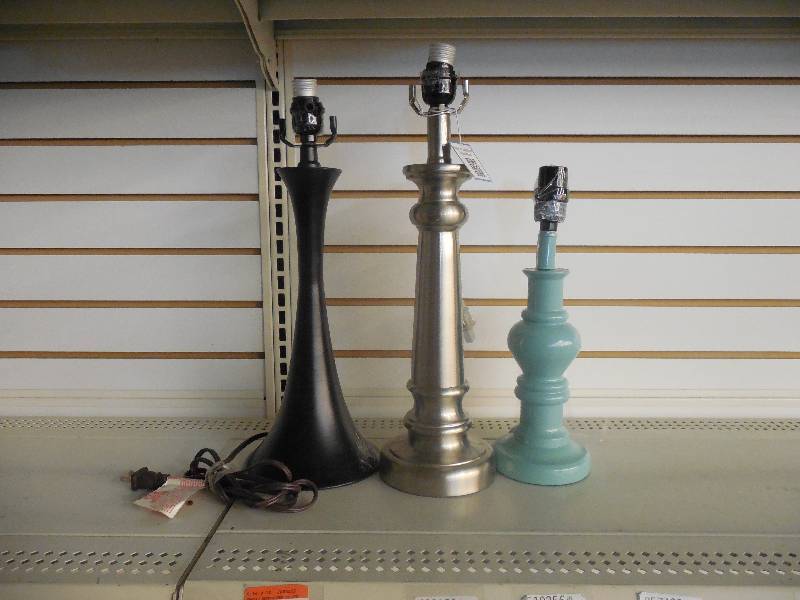 lot 17 image: (3) Lamps