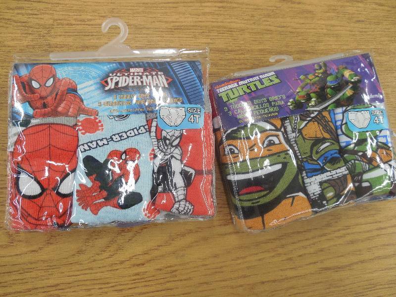 lot 32 image: (6) BOYS SPIDER MAN BRIEFS