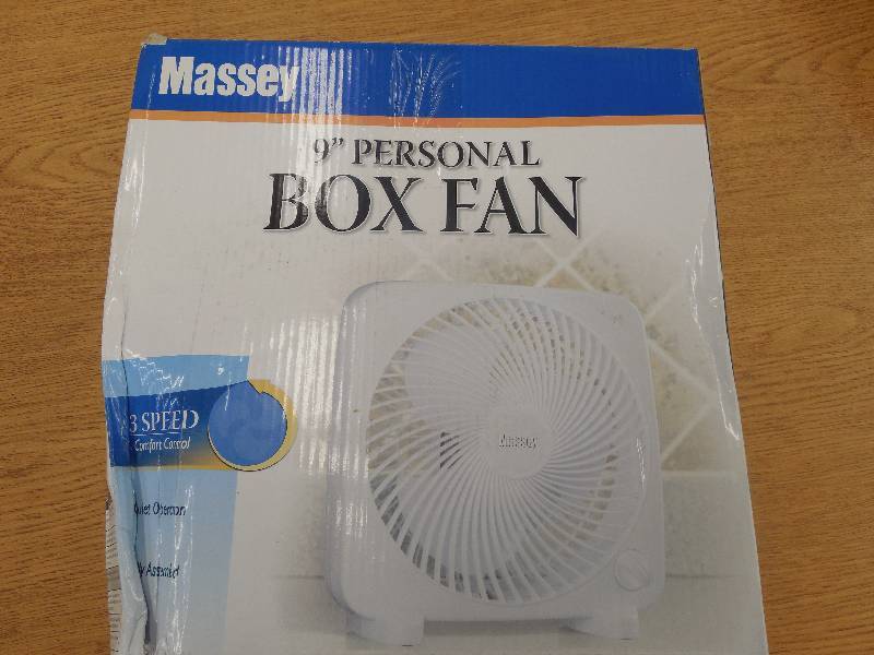 lot 47 image: 9 Personal Box fan