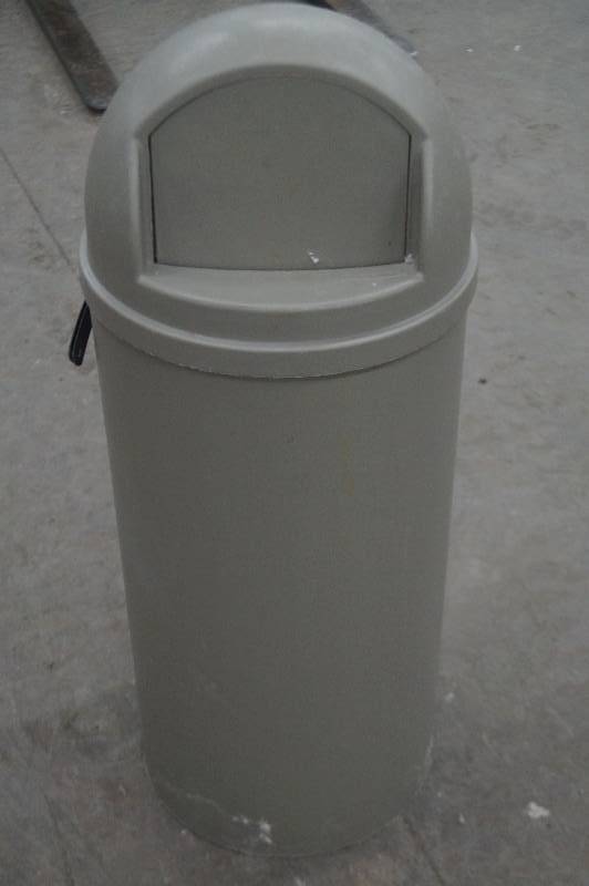 Rubbermaid Trash Can