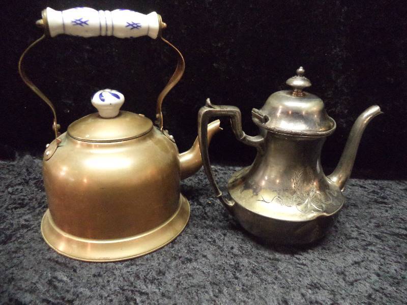 Lot - Tea Pots