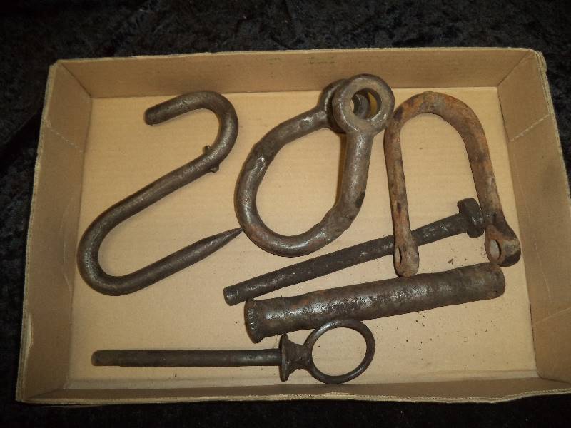 Metal Hooks & Pins