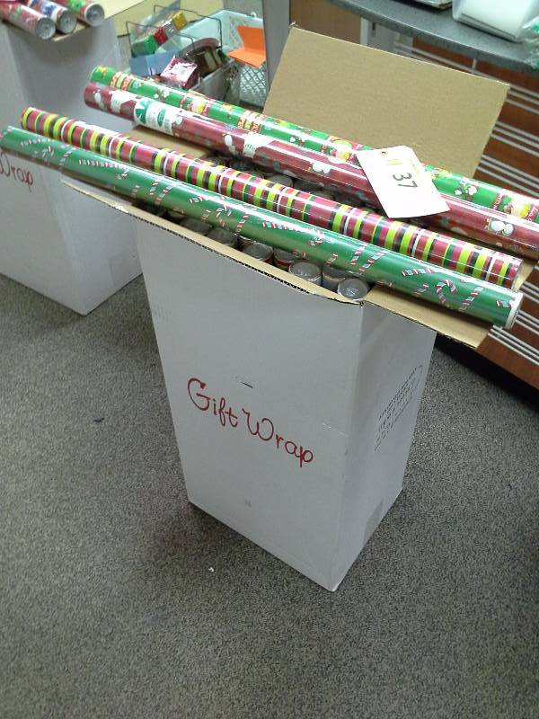 Giftwrapping lot
