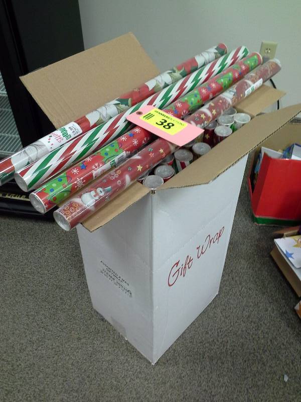 Giftwrapping lot