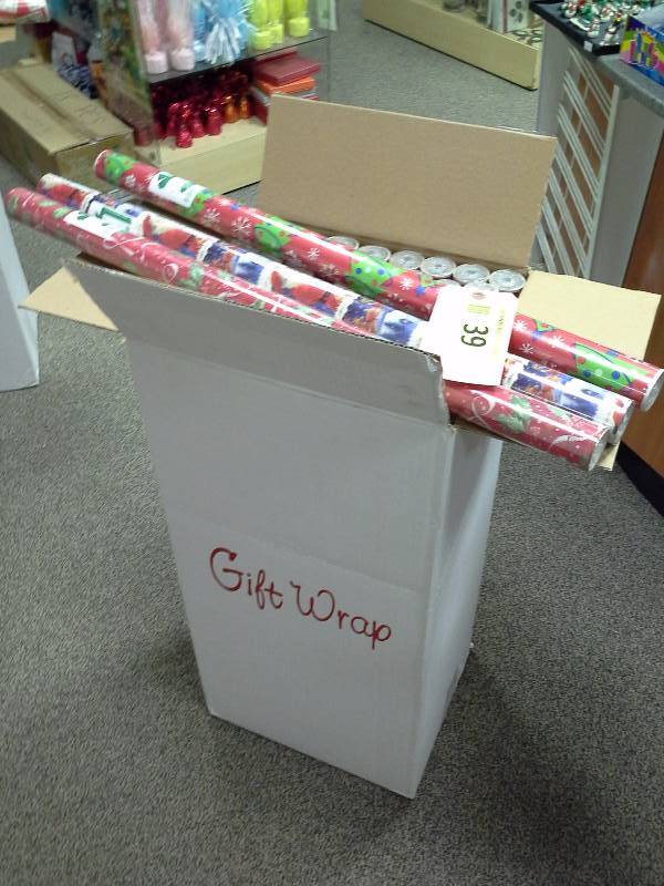 Giftwrapping lot