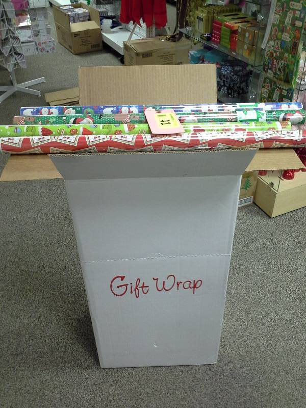 Giftwrapping lot
