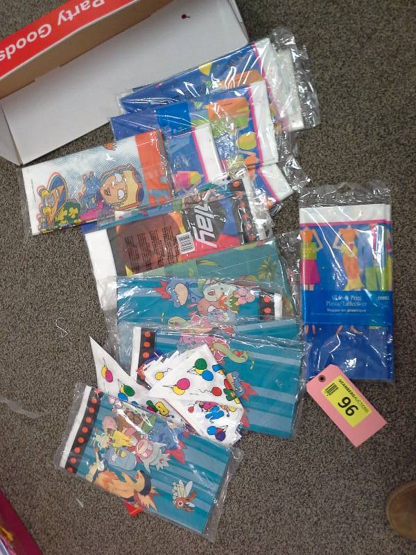 Table coverings lot