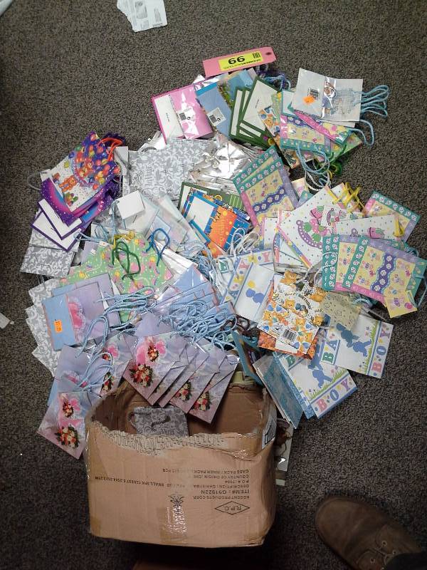 Gift bag lot, smaller sizes