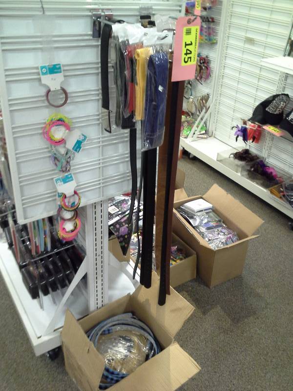 Beltwomens accessories lot