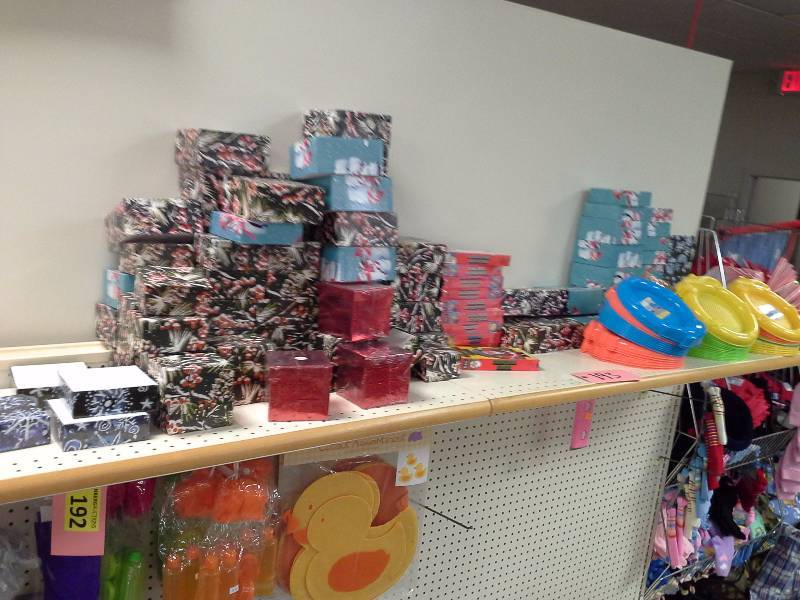 Gift boxesbeach toys