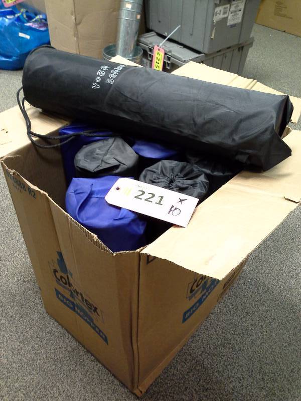 Set of 10 yoga mats, new