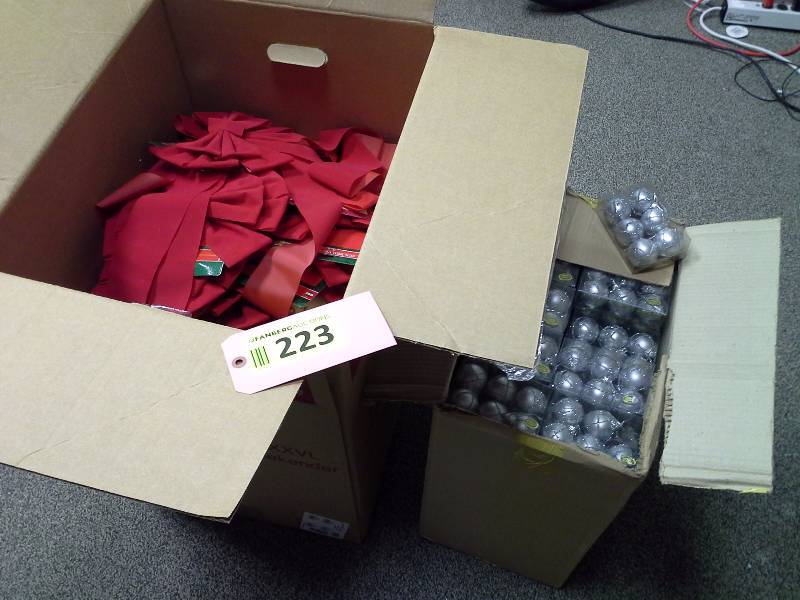 Christmas accessories lot