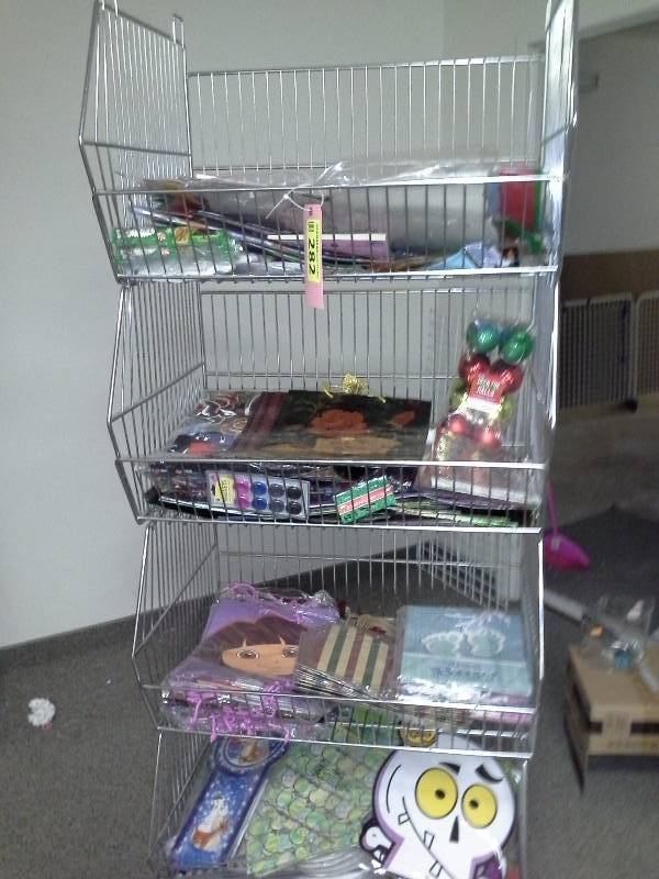 Miscellaneous lot with cart