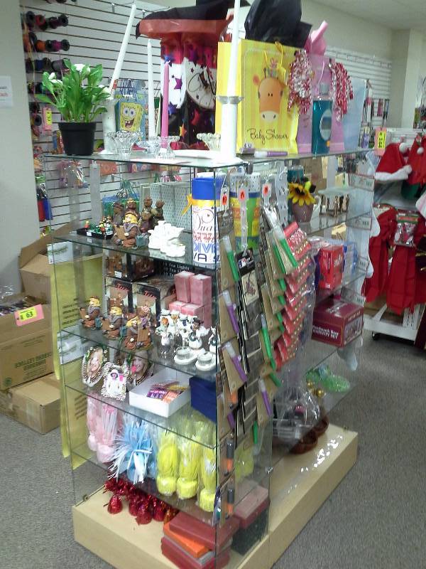 Glass display unit with contents