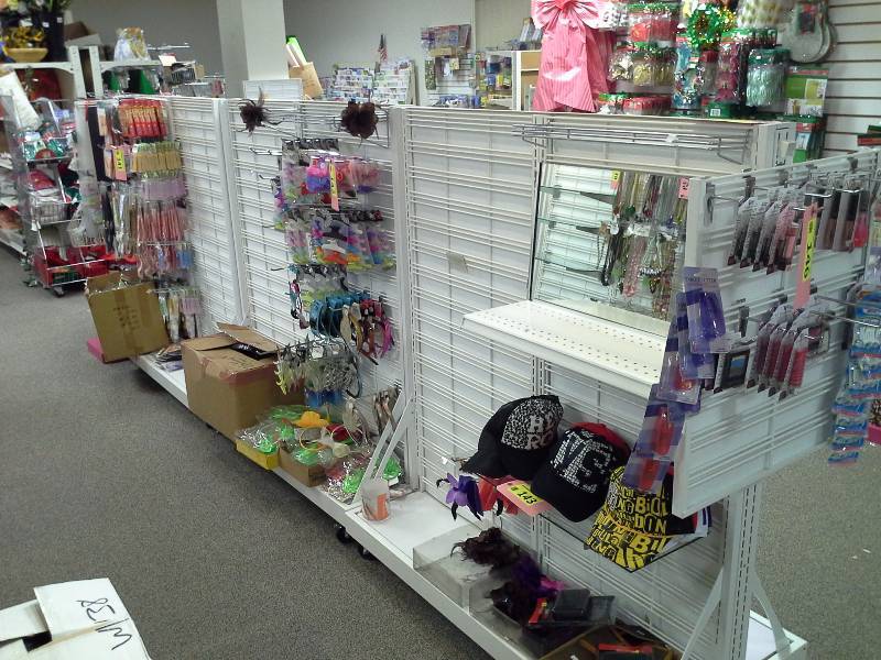 Retail shelving lot