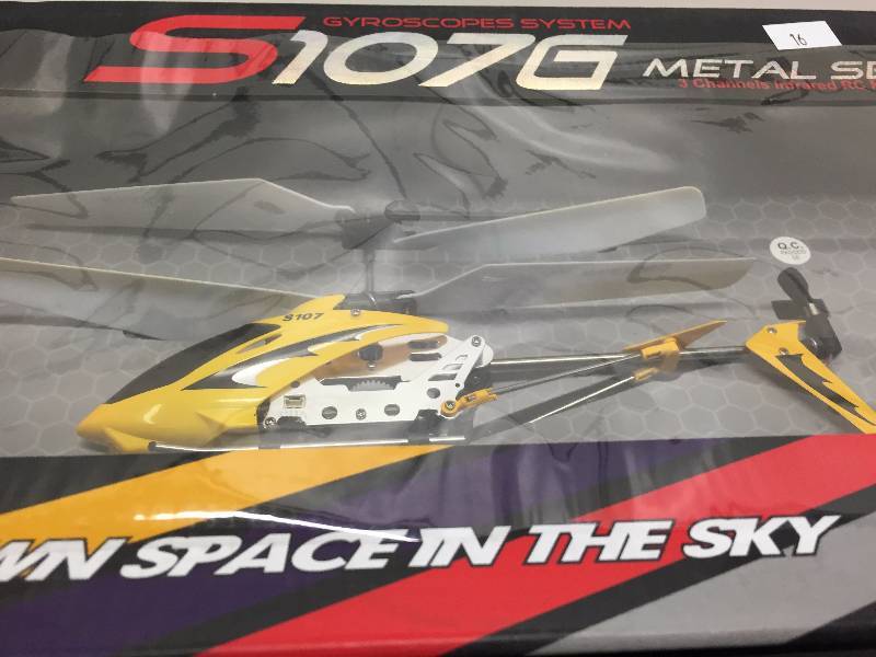 SYMA GYROSCOPES MINI HELICOPTER WITH REMOTE