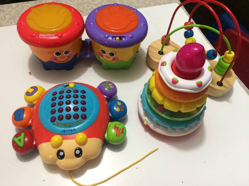 lot 18 image: Assorted Activity Toys