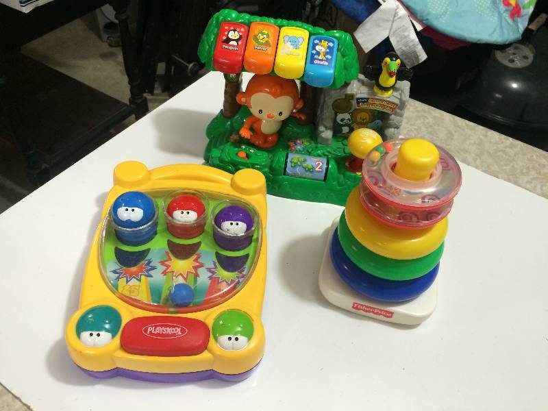 lot 19 image: Assorted Activity Toys
