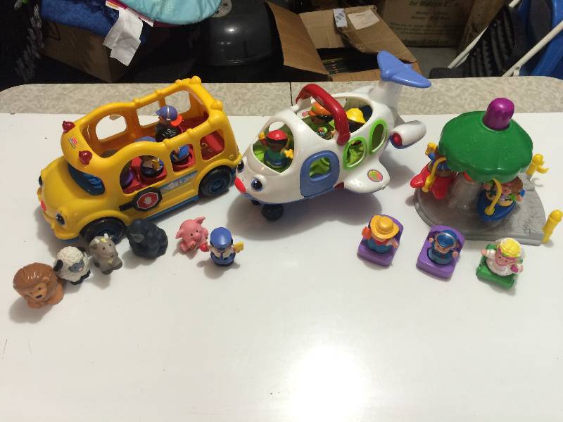 lot 21 image: Little People Bus and Airplane
