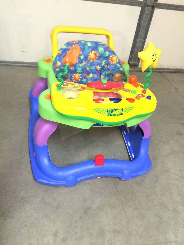 lot 6 image: Activity Jumper