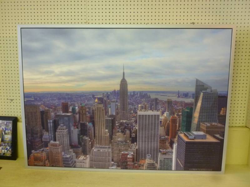 lot 5 image: Huge Metropolitan Picture