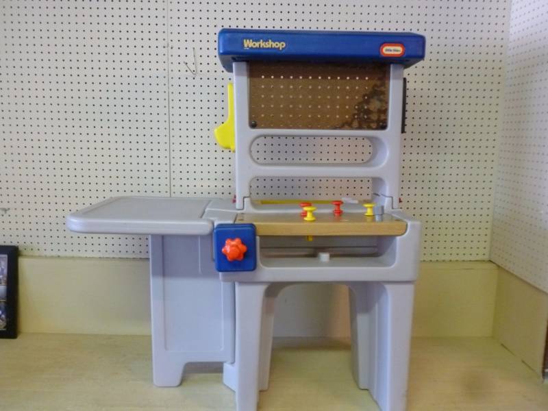 lot 14 image: Little Tikes