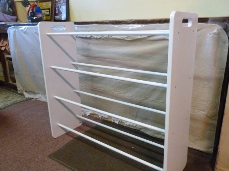 lot 18 image: Shoe Rack