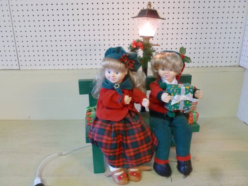 lot 22 image: Animated Christmas Display