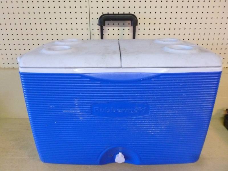 lot 25 image: Cooler