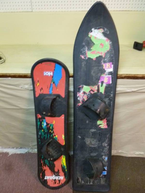 lot 38 image: Snowboard