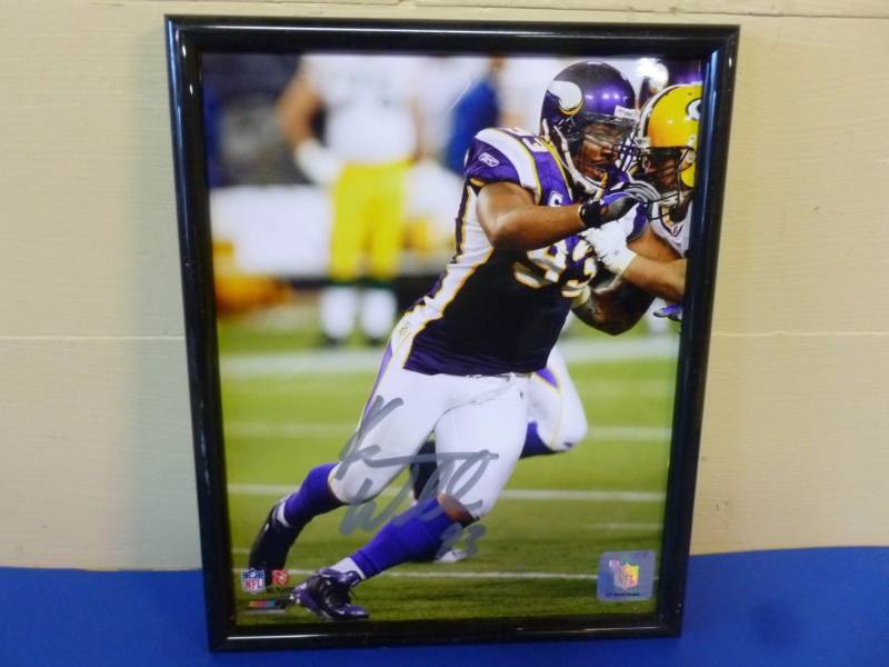 lot 50 image: Minnesota Vikings Collectible