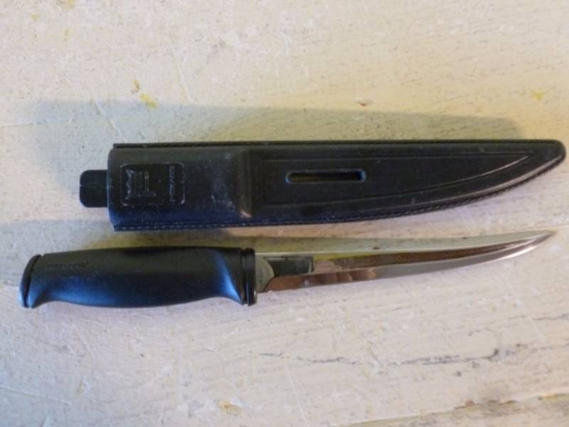 lot 57 image: Fillet Knife