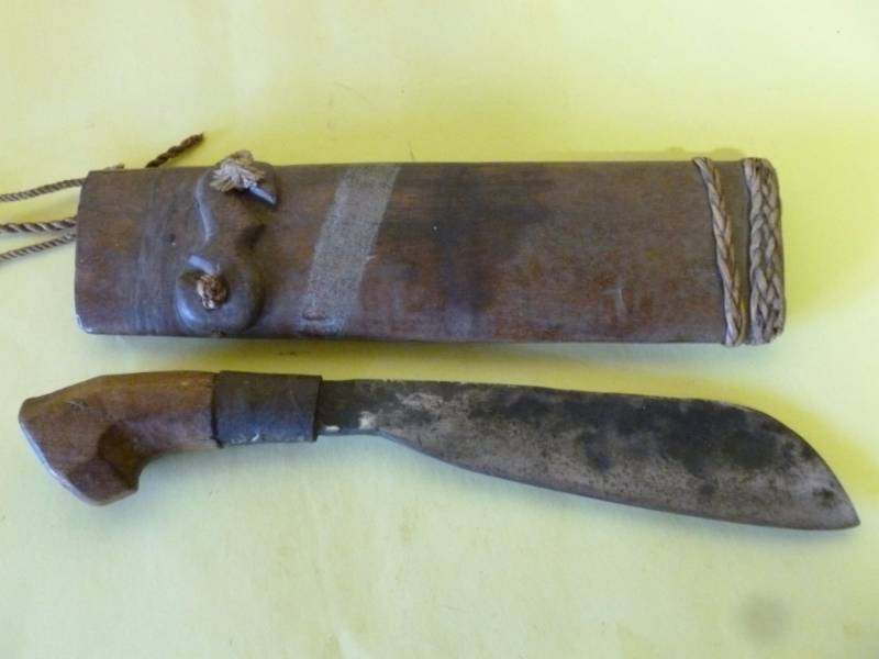 lot 58 image: Antique Knife