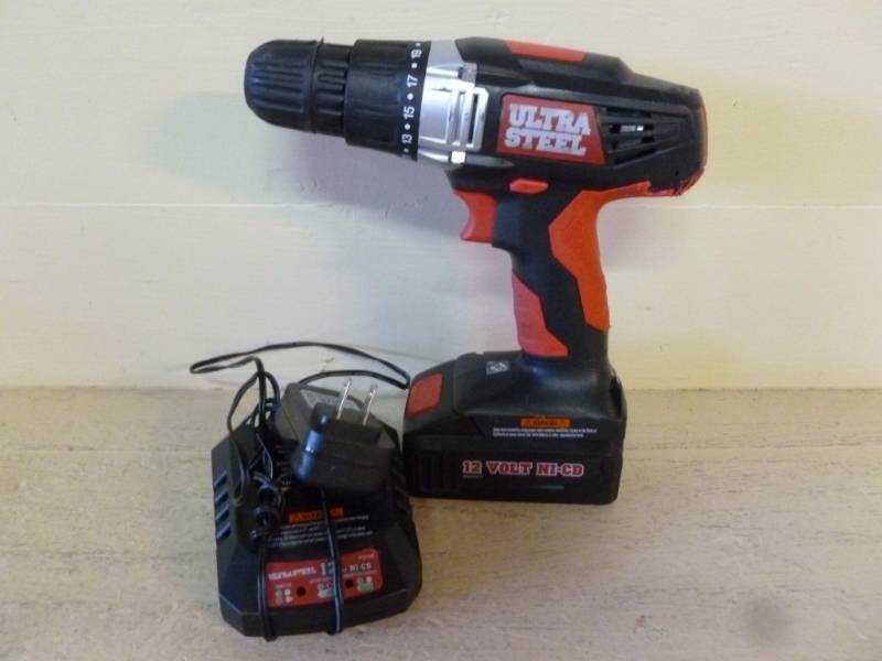 lot 64 image: Cordless Drill