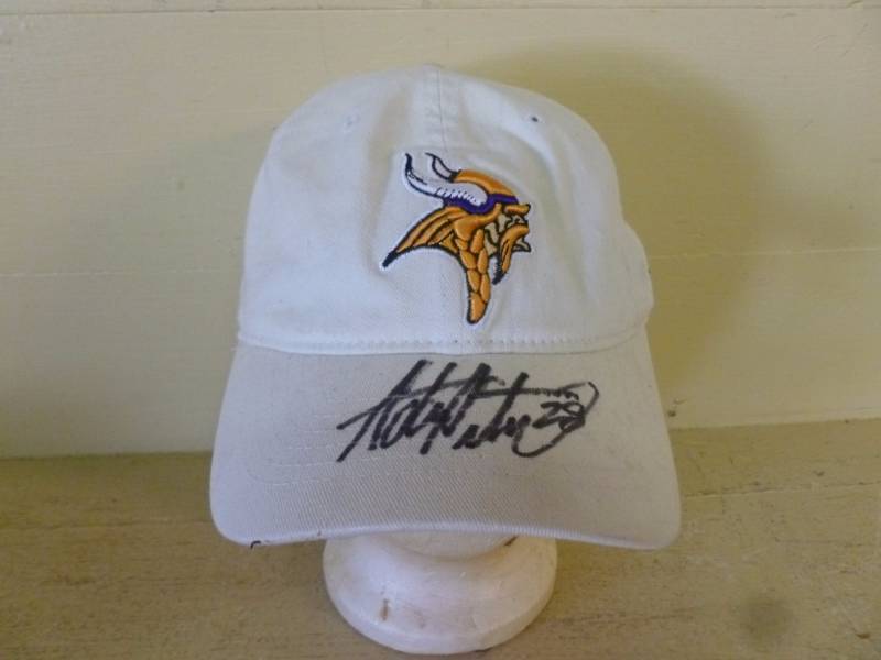 lot 72 image: Minnesota Vikings Collectible