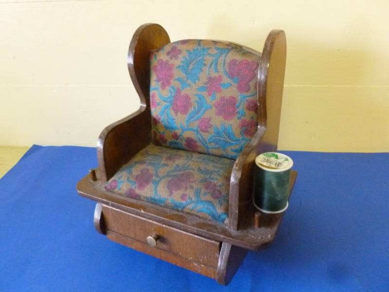 lot 96 image: Vintage Sewing