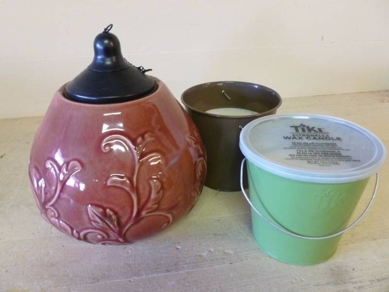 lot 100 image: Tiki Candle