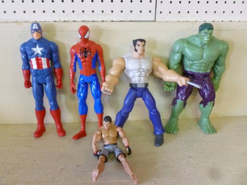 lot 123 image: Toy Figurines